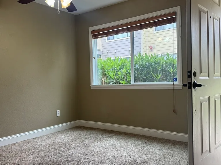 233 Enterprise Dr — Photo 5
