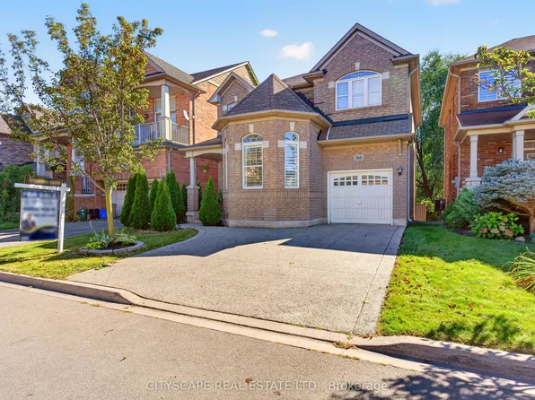 366 Montreal Cir, Hamilton, ON L8E 0C7