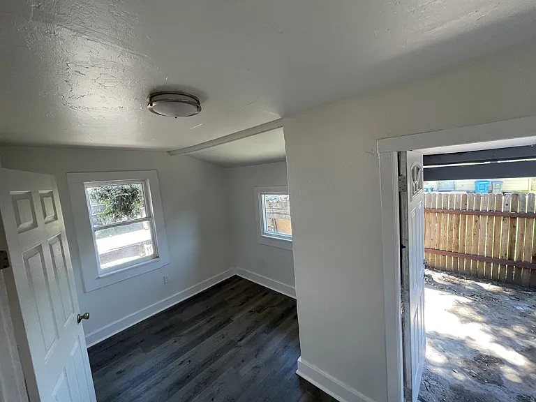 457 Emerson Ave — Photo 5