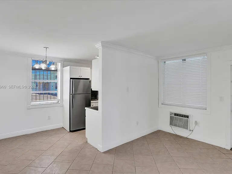 713 Collins Ave #42 — Photo 9