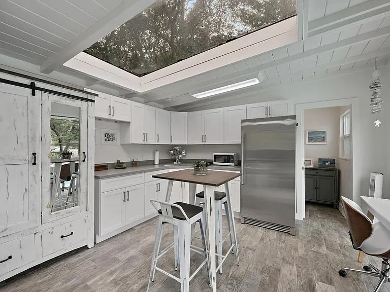 29 Eugenia Ln — Photo 38