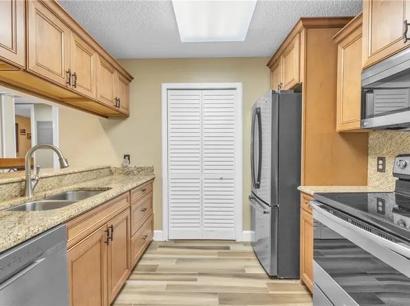 18 Plantation Dr APT 106, Vero Beach, FL 32966