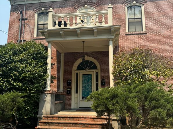 702 W 3rd St APT 3