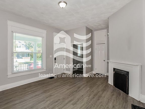 283925_004_living_room_14010996.jpg