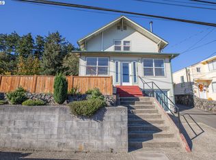 1824 Maple St, North Bend, OR 97459