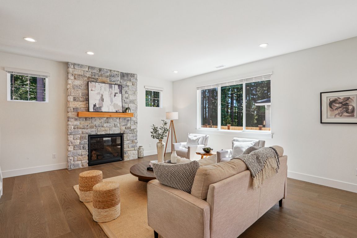 222nd St-S3007-010.jpg