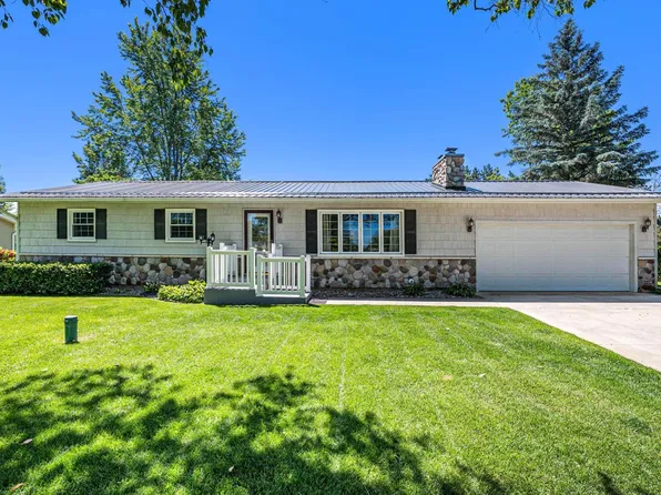 7865 Lois Ave, Grawn, MI 49637