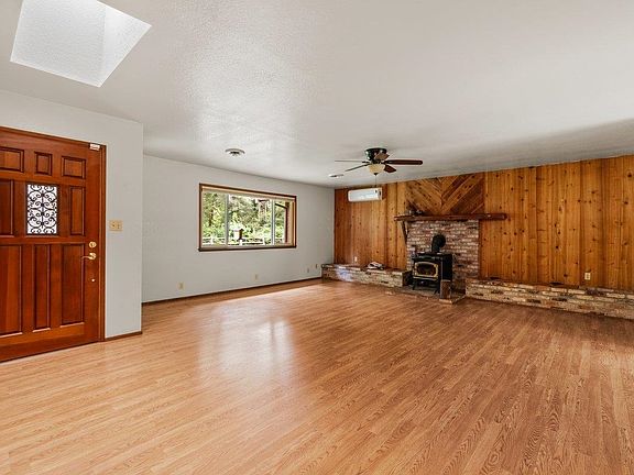 4th image of 301 Kelly Rd