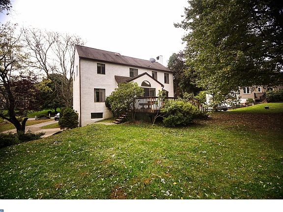 4th image of 1721 Justin Ln