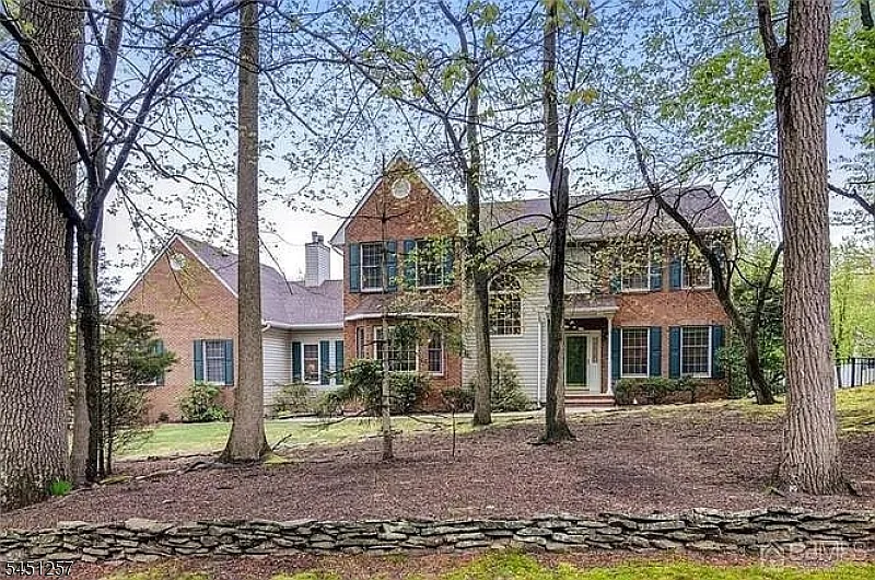 4 bed, 2.5 bath, 3300 sqft, $5,500 — Photo 4