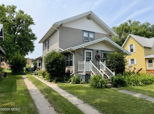 206 S 6th St, Milbank, SD 57252