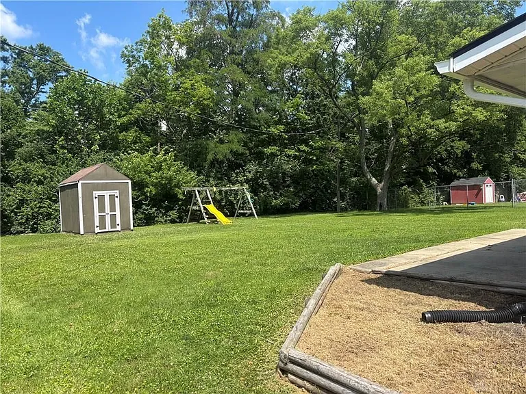 3833 Pobst Dr — Photo 3