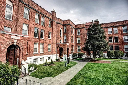 ONE MONTH FREE RENT Photo 1