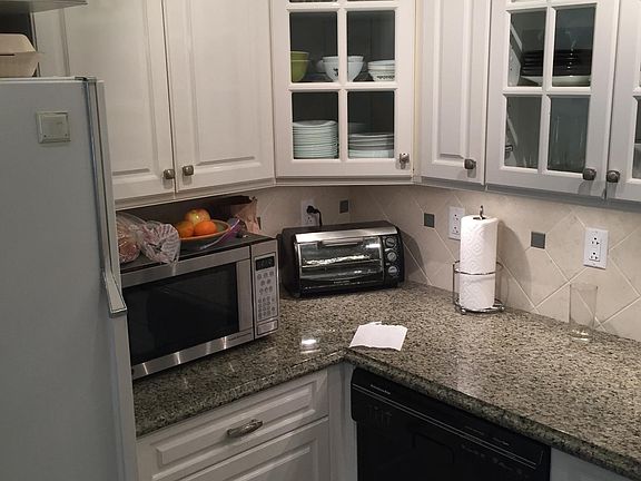 Side of kitchen