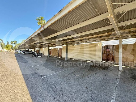 5th image of 707 E Vaughn Dr
