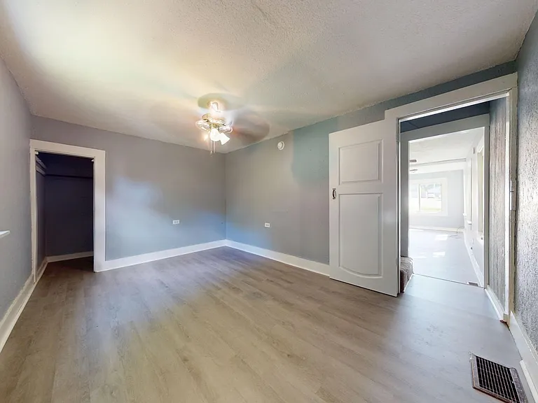 27 E Cook Rd — Photo 5