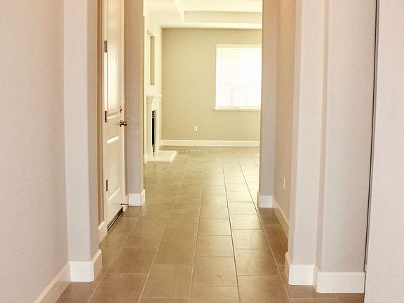 3rd image of 417 Aster St