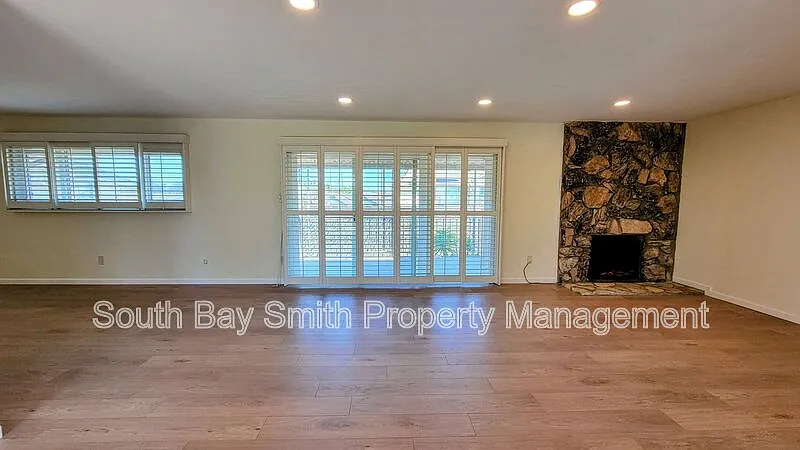 1 bed, 2.0 bath, 1117 sqft, $2,800 — Photo 3