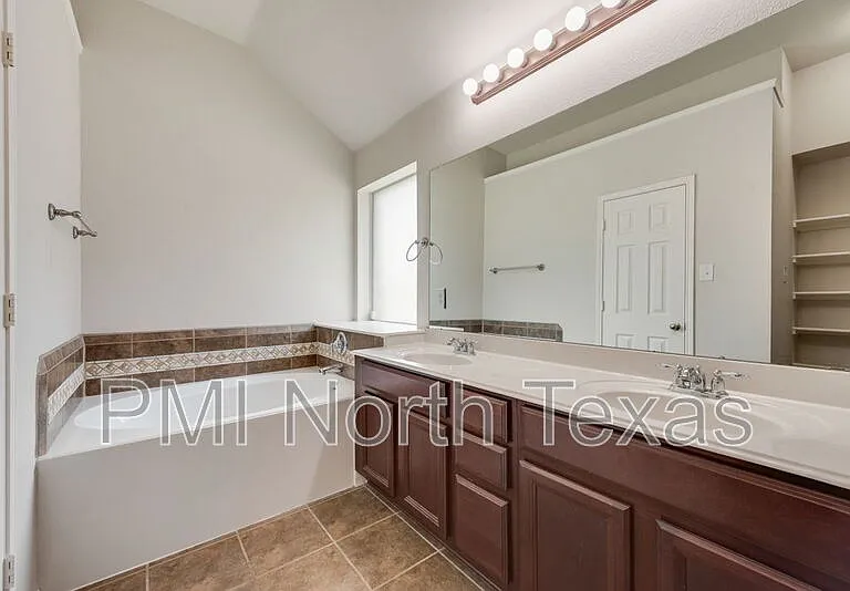 12608 Red Hawk Dr — Photo 13