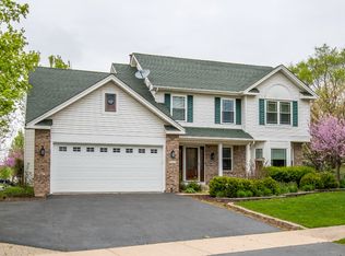 528 Parkview Ct, Oswego, IL 60543