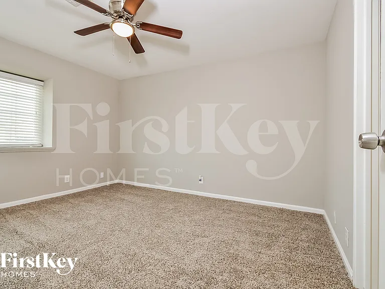 6381 Newville Ave — Photo 8