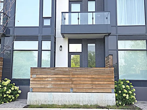 3 Rosewater St #116, Richmond Hill, ON L4C 5T6