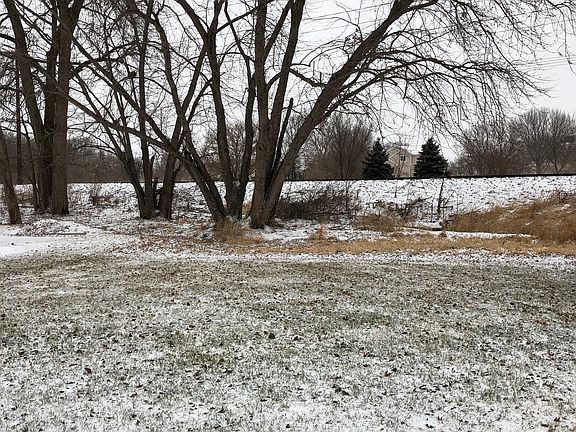 3rd image of 6855 Meadow Ct