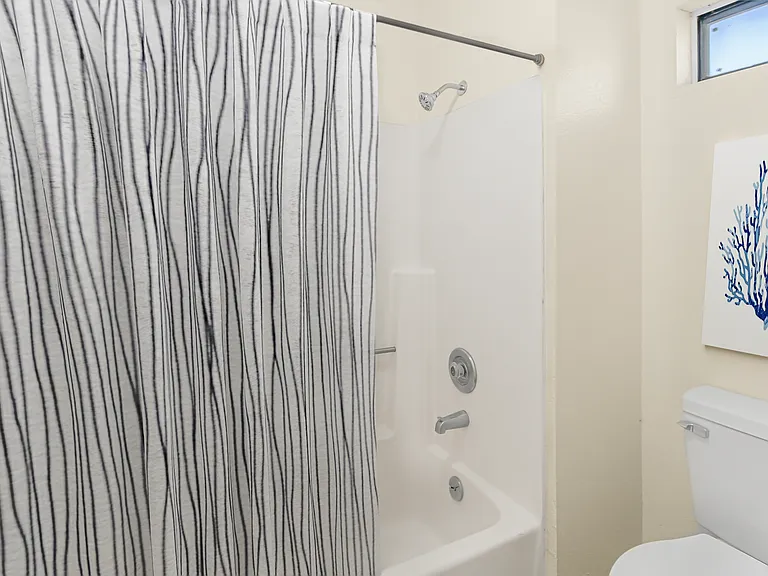 1341 E Avenue R — Photo 11
