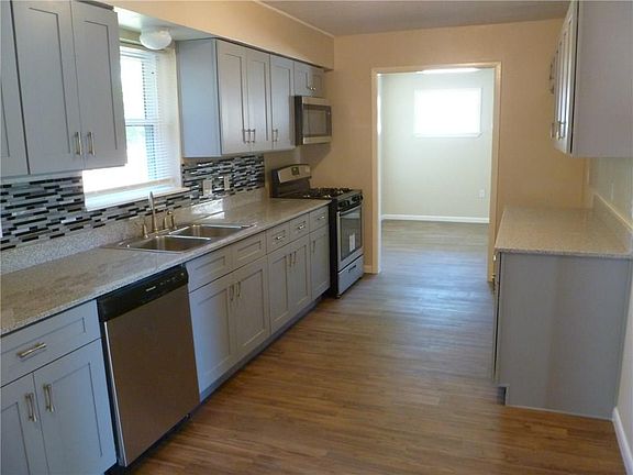 2nd image of 2816 Oates Dr