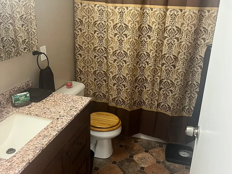 Willowrun Dr — Photo 20
