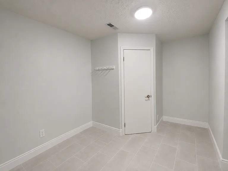 4601 Hazel St #B — Photo 12