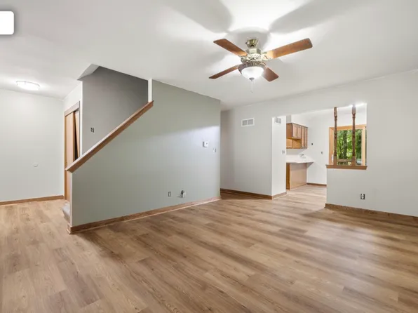 7200 Ashwood Ln, Wind Lake, WI 53185