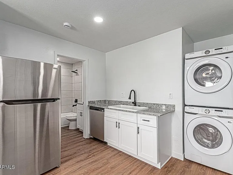 341 S Mountain Rd #4 — Photo 1