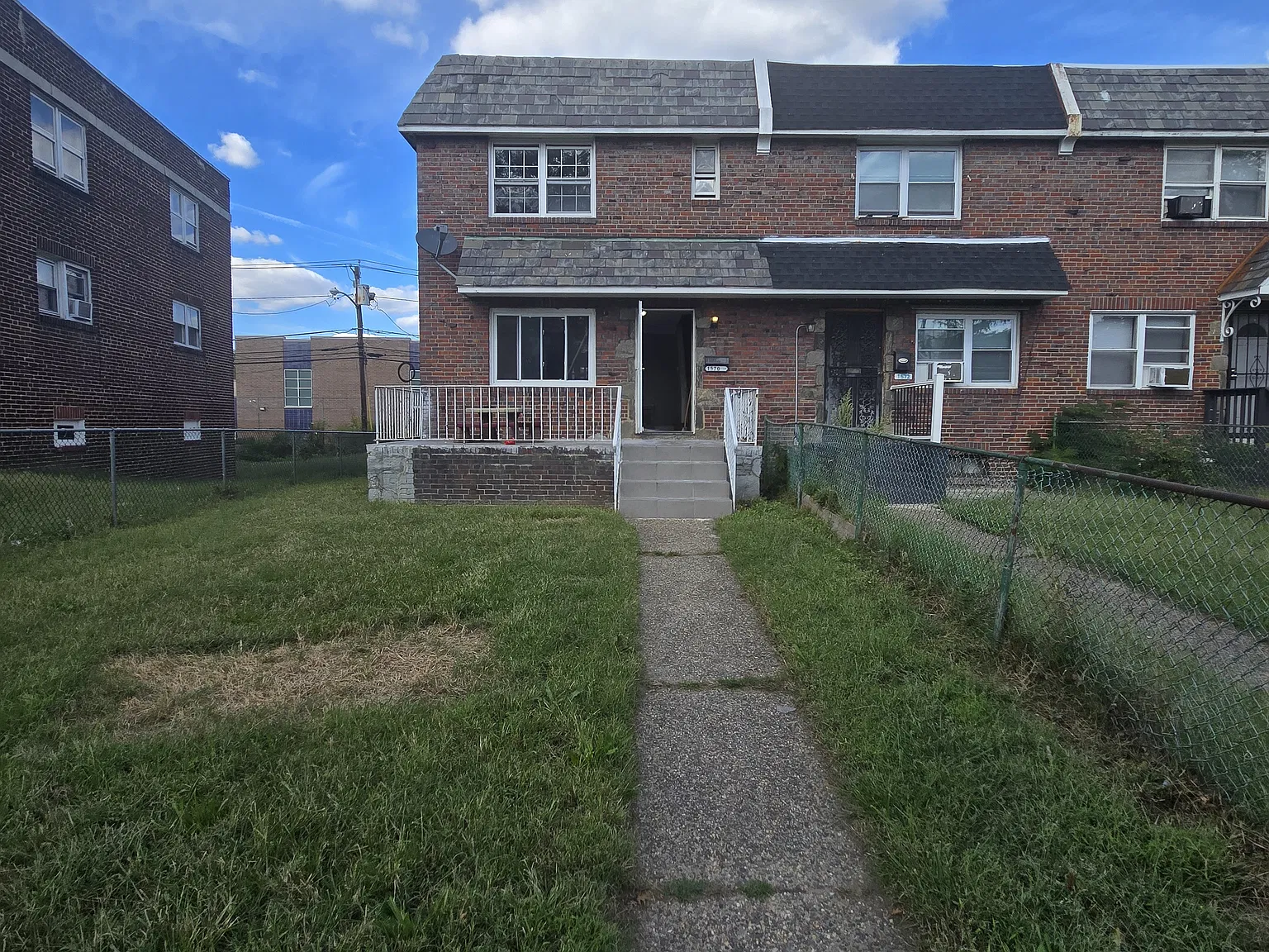 4 bed, 1152 sqft, $2,500 — Photo 1