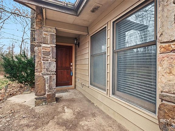 5th image of 19 Portland Ln