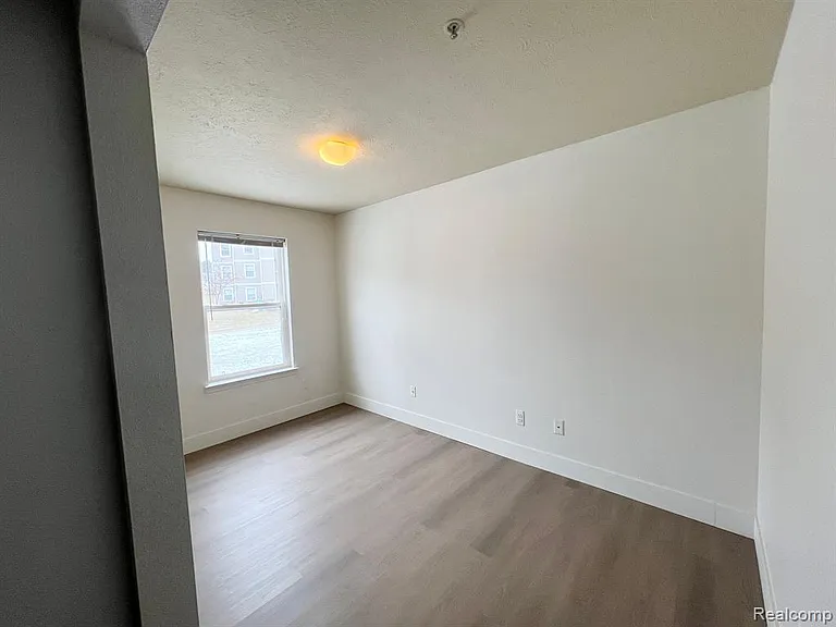 1336 Heatherwood Ln — Photo 16