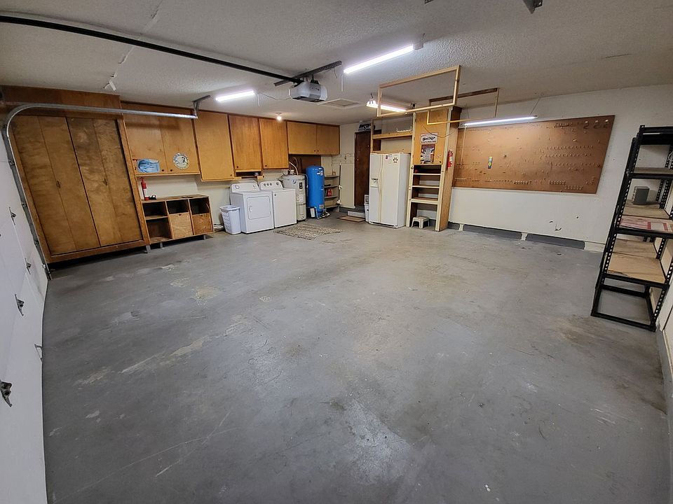 1st image of 2095 Mayfield Dr