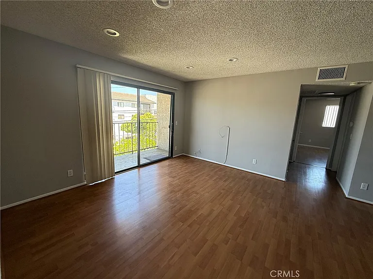 822 E Lomita Ave #5 — Photo 2