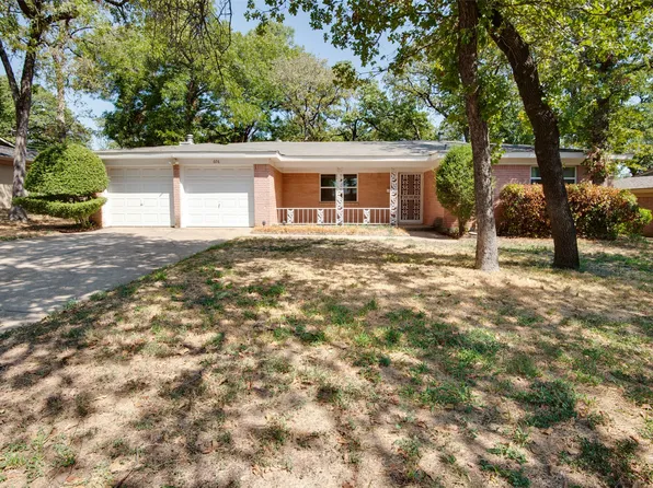 608 Woodcrest Dr, Hurst, TX 76053