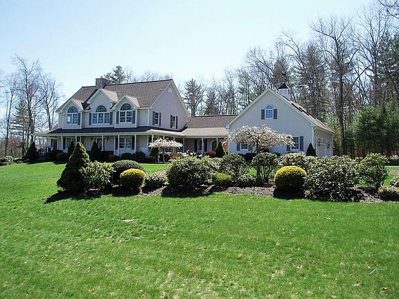 3rd image of 75 Alden Ave