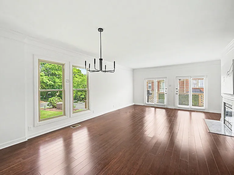 126 Forest Place Cir — Photo 14