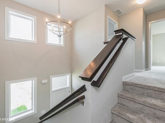 2nd image of 300 NW Rosemont Cir