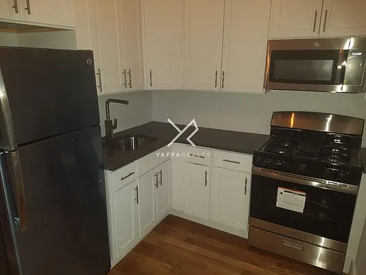 Rented by Yaffa Realty LLC | media 2