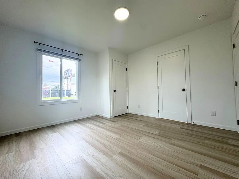 8420 1/2 S Tacoma Way — Photo 11