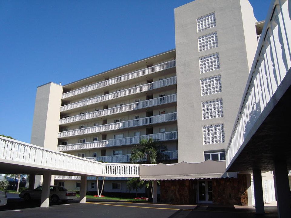 1st image of 801 Lake Shore Dr APT 406