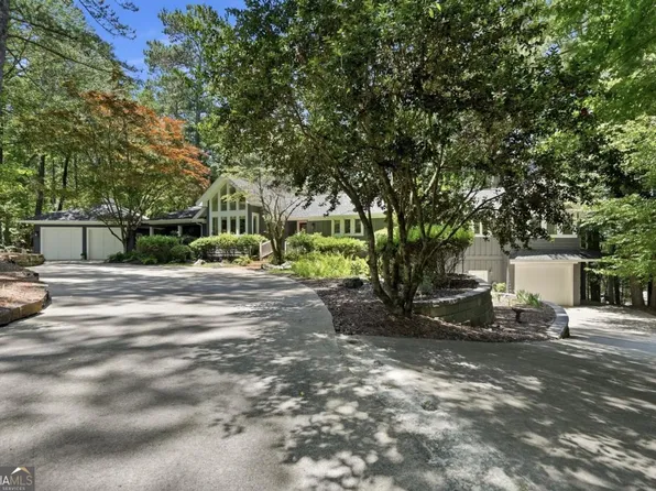 6504 Yacht Club Rd, Flowery Branch, GA 30542