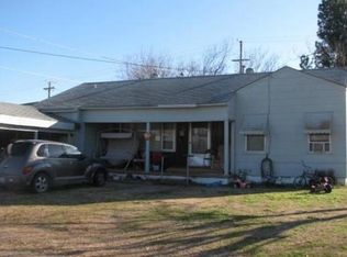 610 SW 3rd St, Checotah, OK 74426