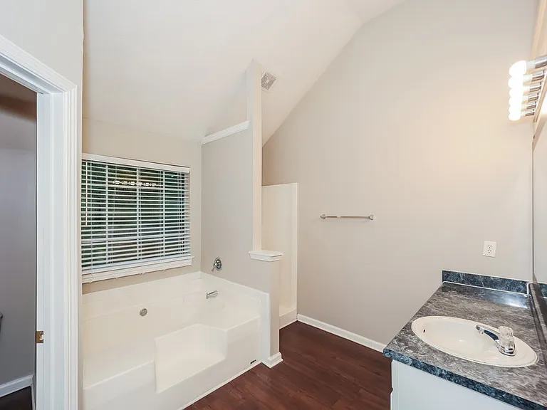 3234 Diamond Blf — Photo 12