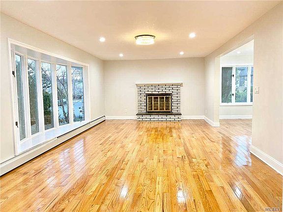 3rd image of 108 Joan Ct