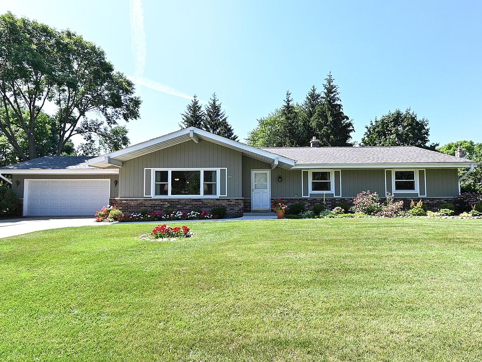 1st image of 9055 N Goldendale Dr